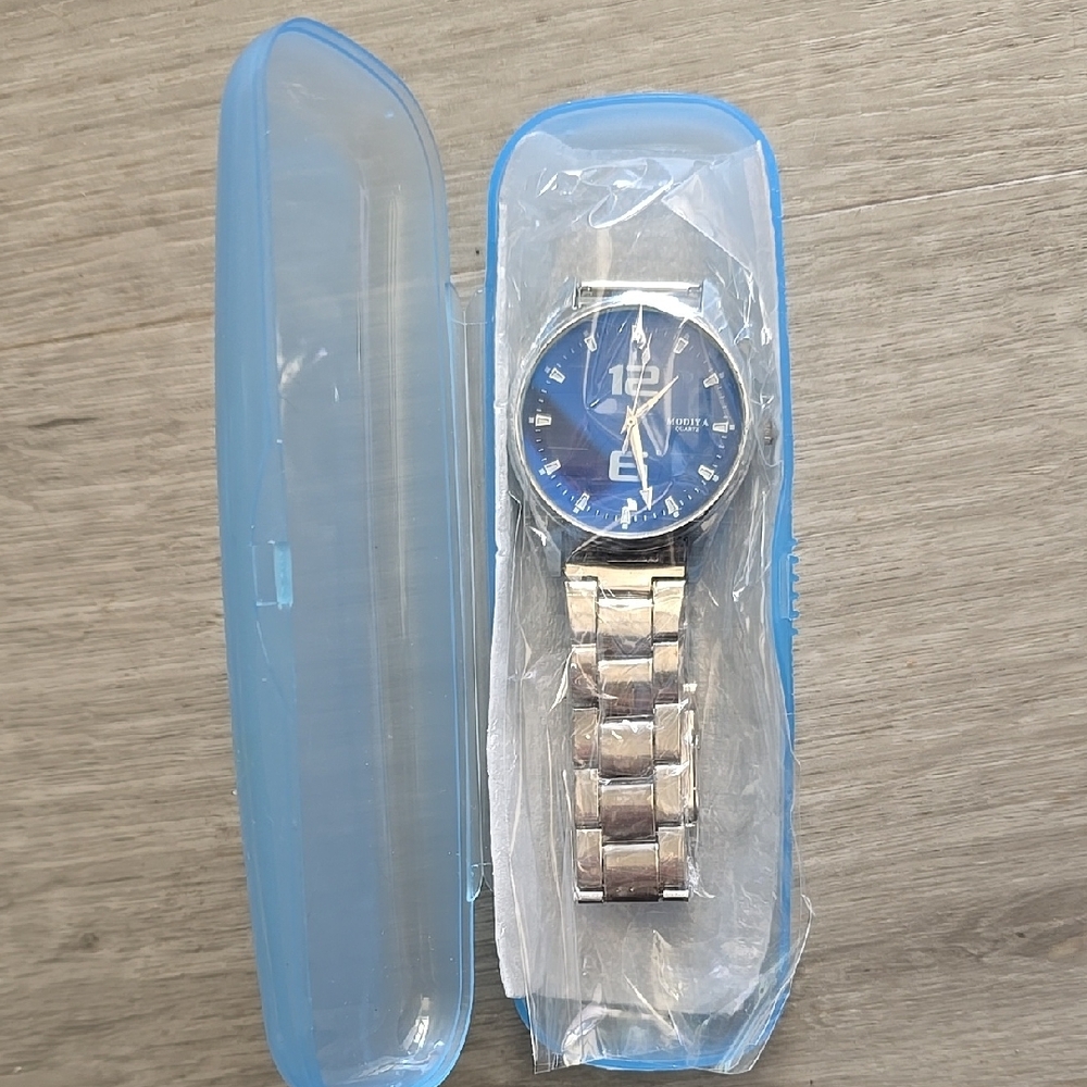 Stylish Blue and Silver Watch